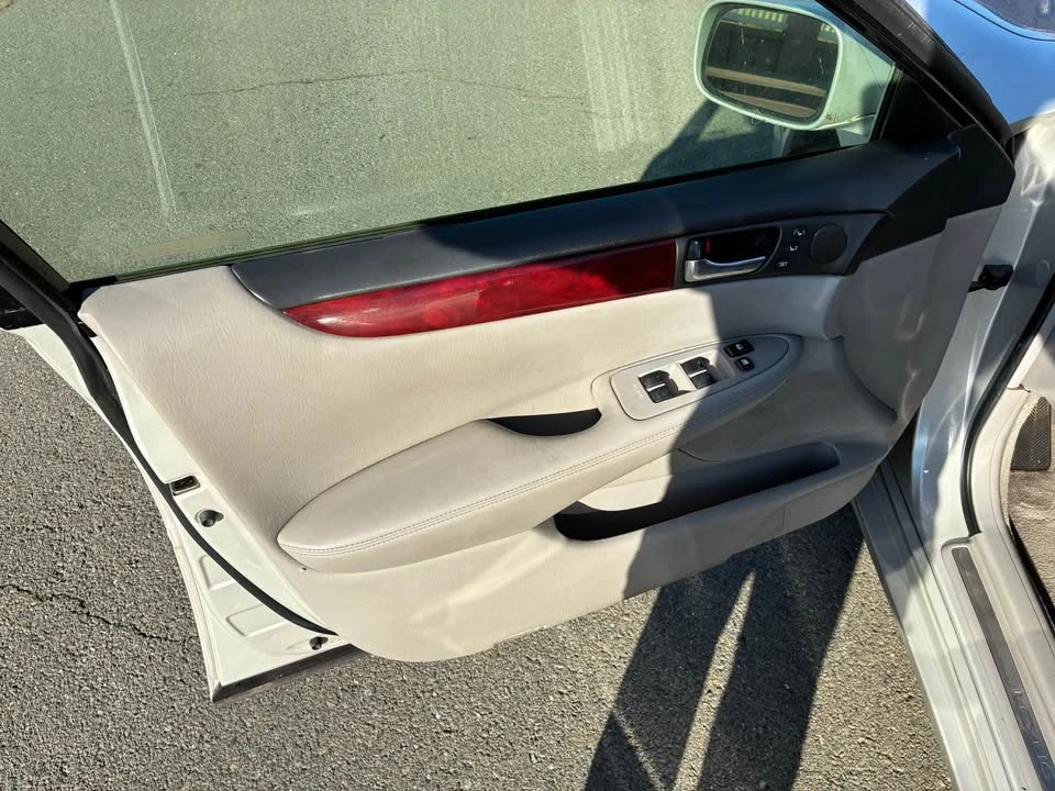2003 Lexus ES 3rd Gen - Image 6 of 11