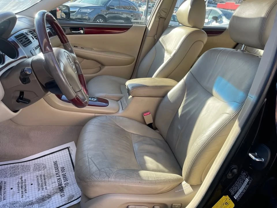 2003 Lexus ES 3rd Gen - Image 12 of 19