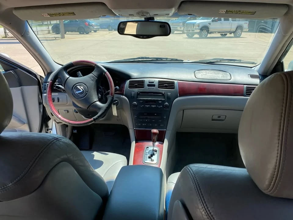 2003 Lexus ES 3rd Gen - Image 18 of 20