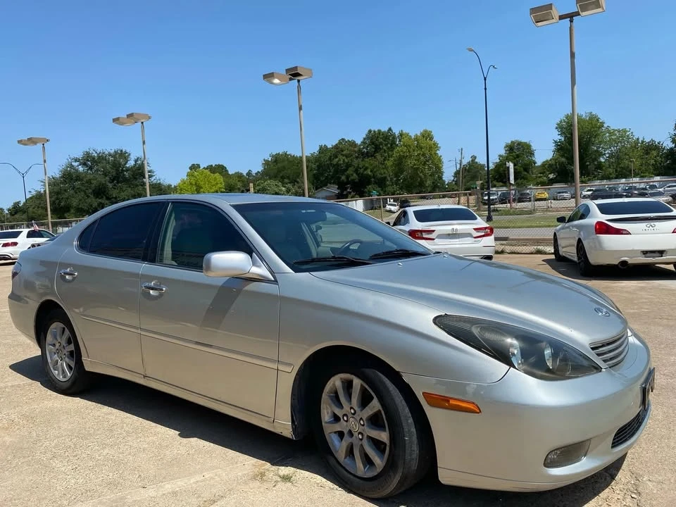 2003 Lexus ES 3rd Gen - Image 9 of 20