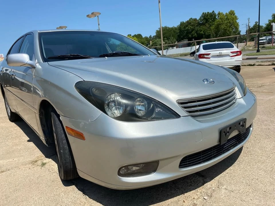 2003 Lexus ES 3rd Gen - Image 12 of 20
