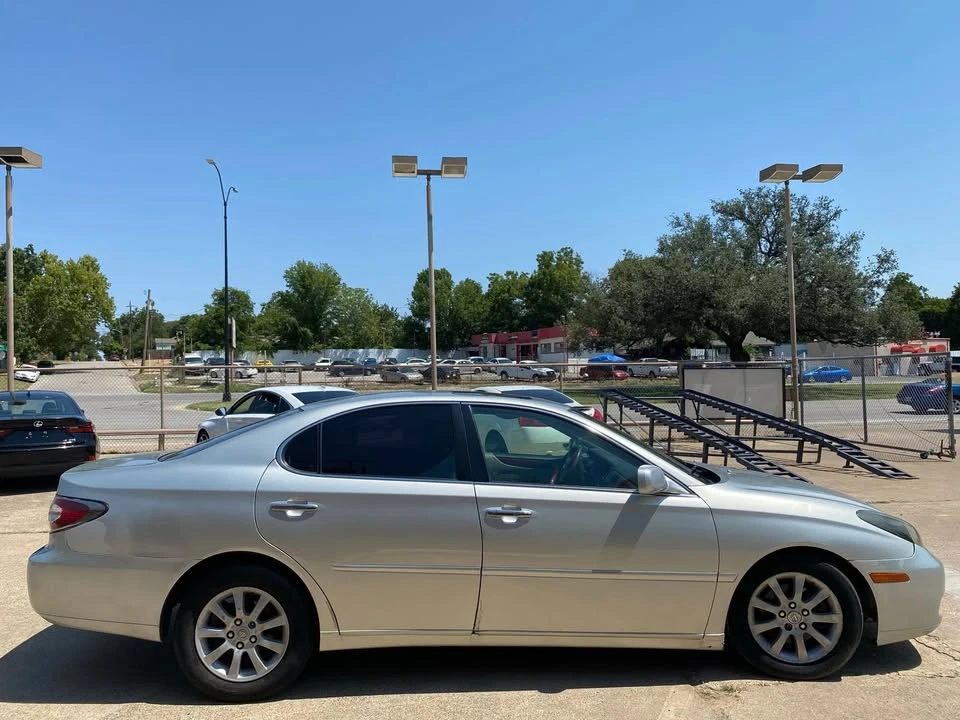 2003 Lexus ES 3rd Gen - Image 7 of 20
