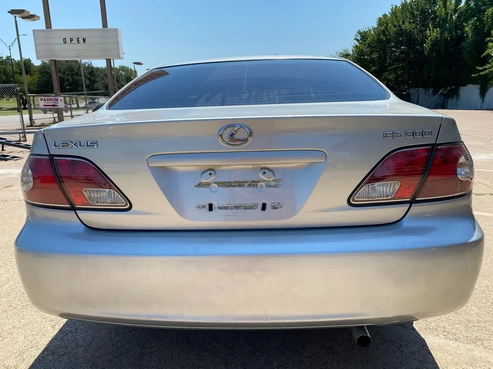 2003 Lexus ES 3rd Gen - Image 5 of 20