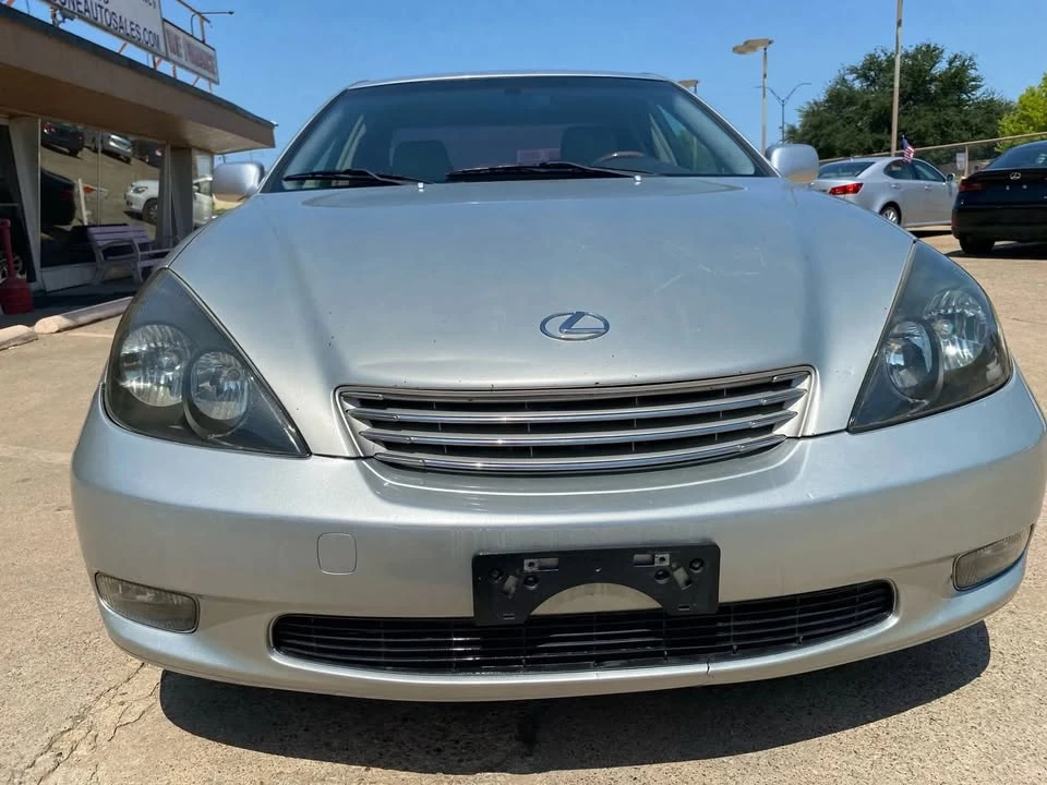 2003 Lexus ES 3rd Gen - Image 11 of 20