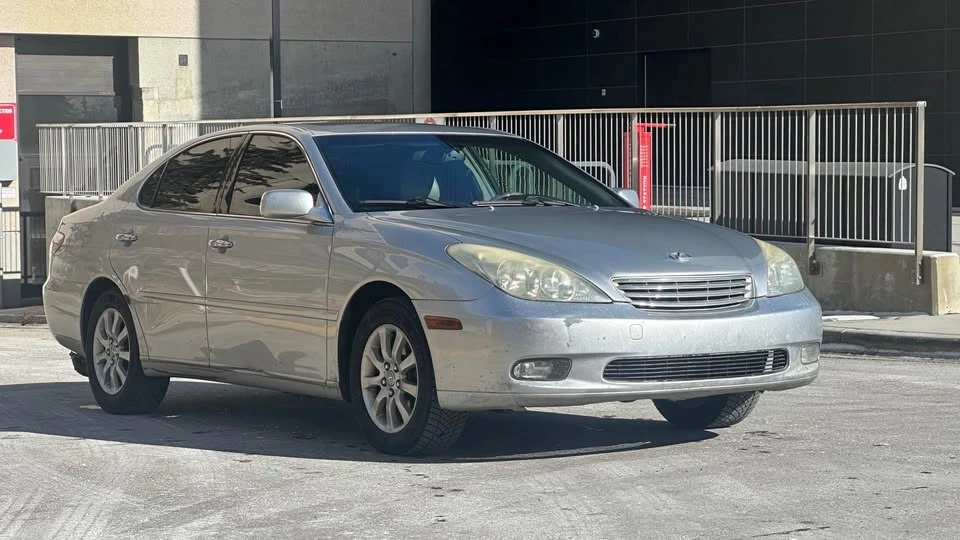2003 Lexus ES 4th Gen - Image 2 of 20