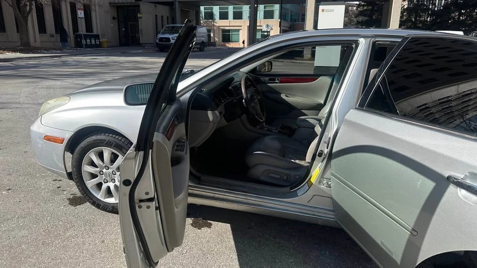 2003 Lexus ES 4th Gen - Image 12 of 20