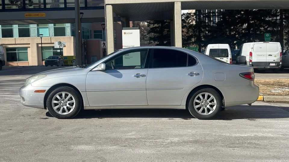 2003 Lexus ES 4th Gen - Image 8 of 20