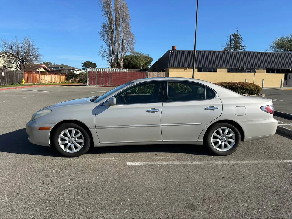 2003 Lexus ES 4th Gen - Image 3 of 9