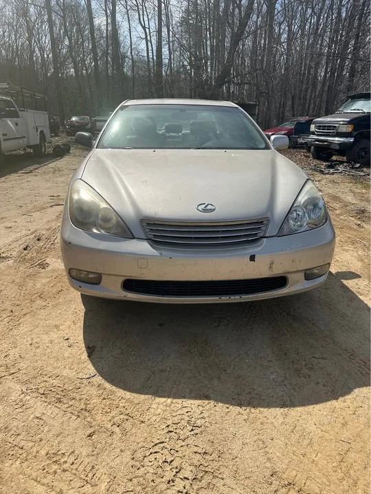 2003 Lexus ES 4th Gen - Image 2 of 8