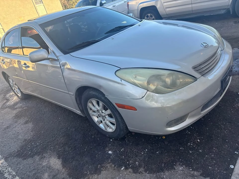 2003 Lexus ES 3rd Gen - Image 2 of 8