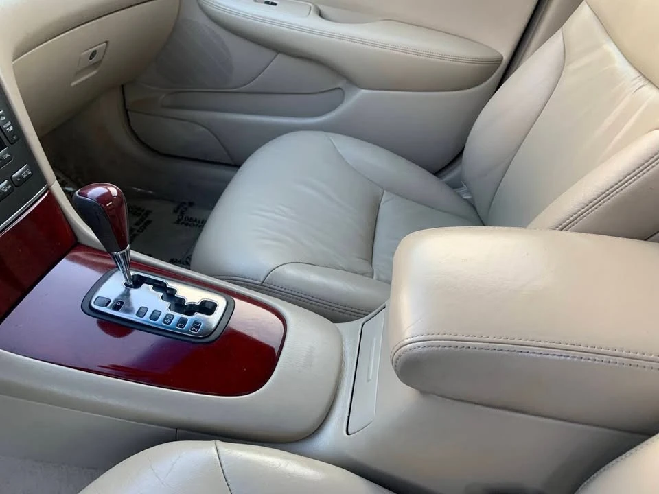 2003 Lexus ES 4th Gen - Image 13 of 15