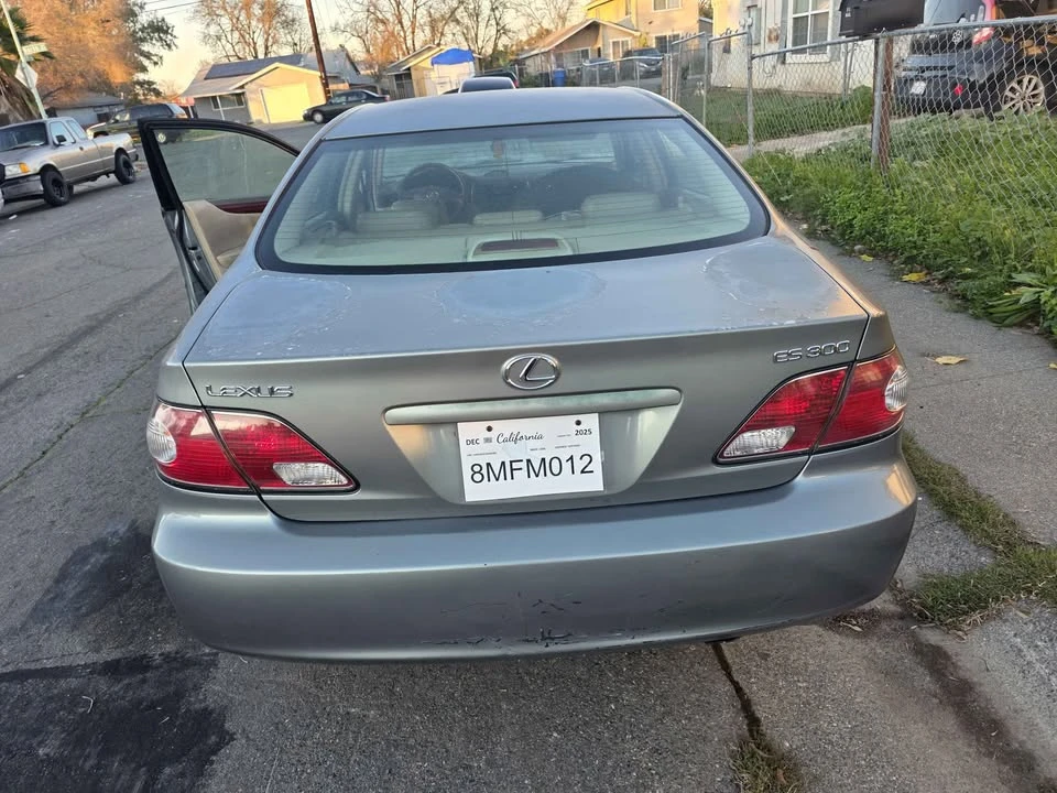 2003 Lexus ES 3rd Gen - Image 4 of 5