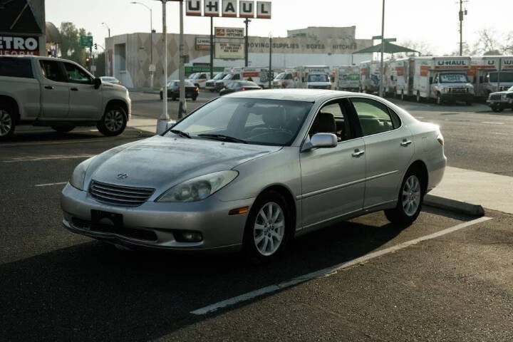 2003 Lexus ES 3rd Gen - Image 2 of 17