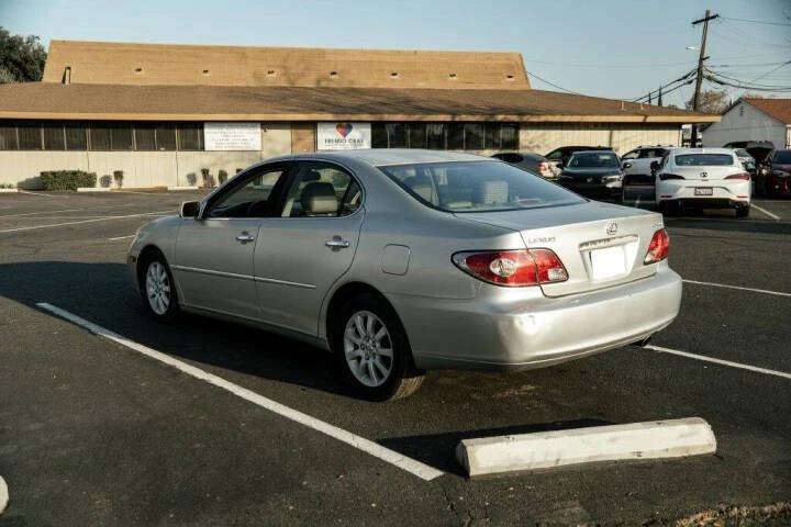 2003 Lexus ES 3rd Gen - Image 4 of 17