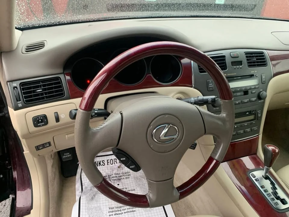 2003 Lexus ES 3rd Gen - Image 9 of 13