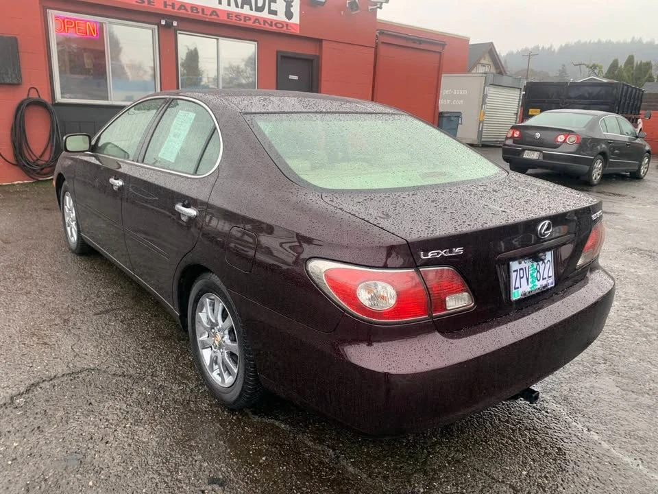 2003 Lexus ES 3rd Gen - Image 2 of 13