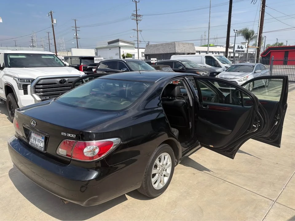 2003 Lexus ES 4th Gen - Image 2 of 13