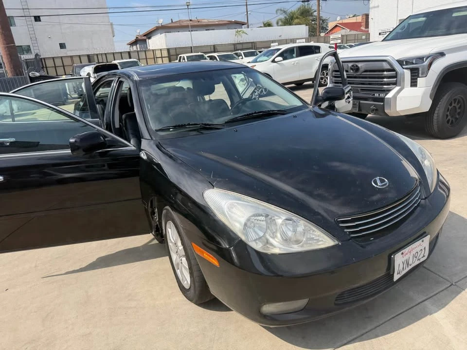 2003 Lexus ES 4th Gen - Image 11 of 13