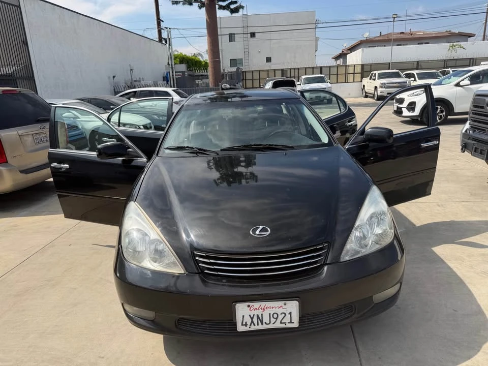 2003 Lexus ES 4th Gen - Image 10 of 13