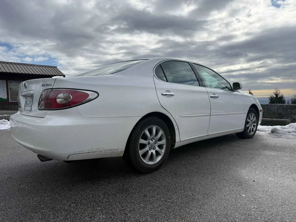 2003 Lexus ES 4th Gen - Image 9 of 16