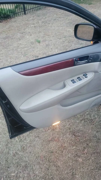 2003 Lexus ES 4th Gen - Image 12 of 19