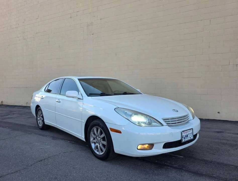 2003 Lexus ES 4th Gen - Image 2 of 20