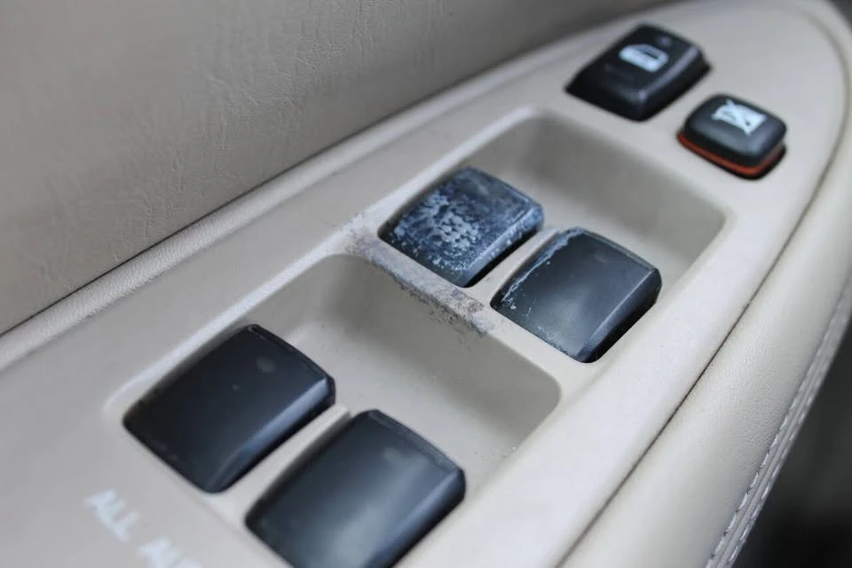 2003 Lexus ES 4th Gen - Image 11 of 20