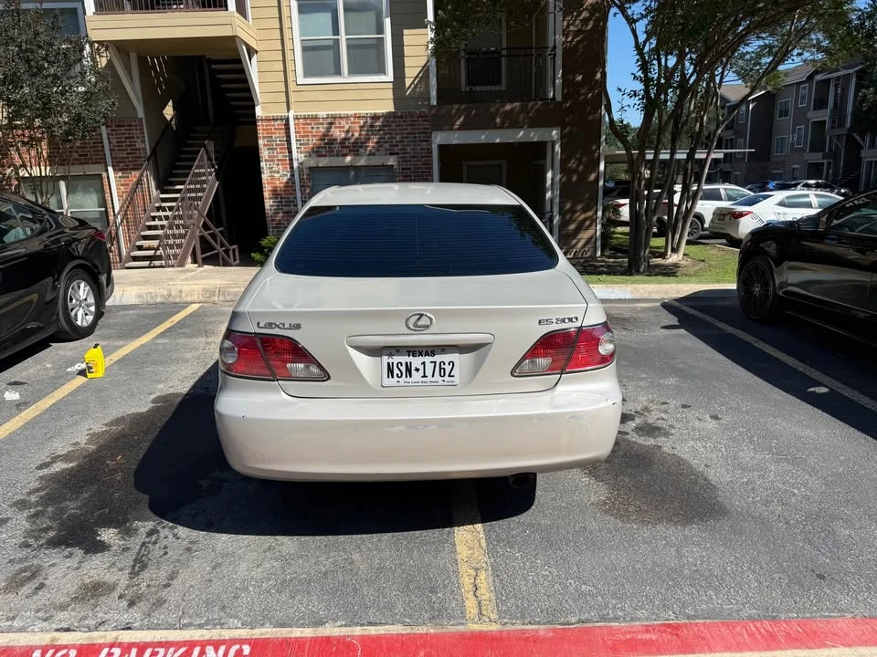 2003 Lexus ES 4th Gen - Image 2 of 17