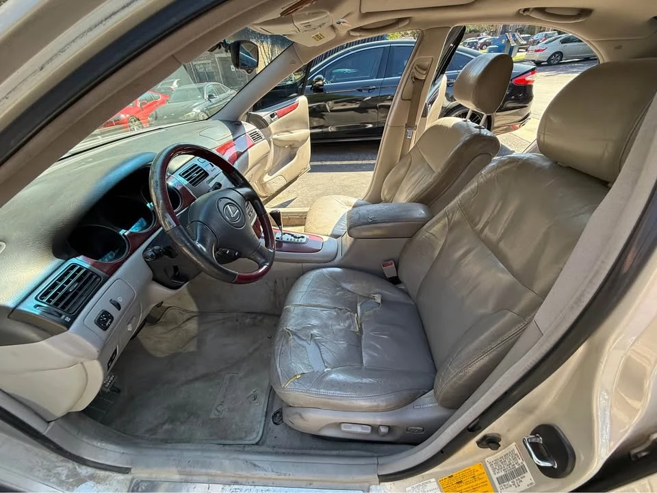2003 Lexus ES 4th Gen - Image 11 of 17