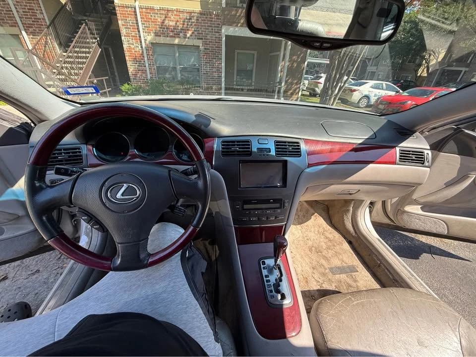 2003 Lexus ES 4th Gen - Image 12 of 17