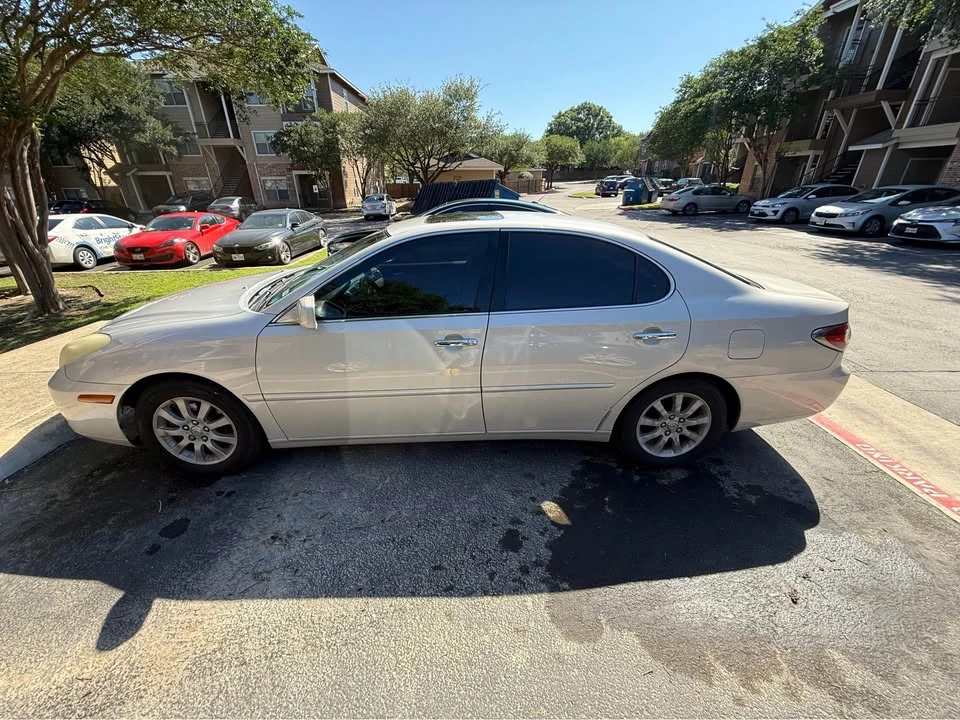 2003 Lexus ES 4th Gen - Image 3 of 17
