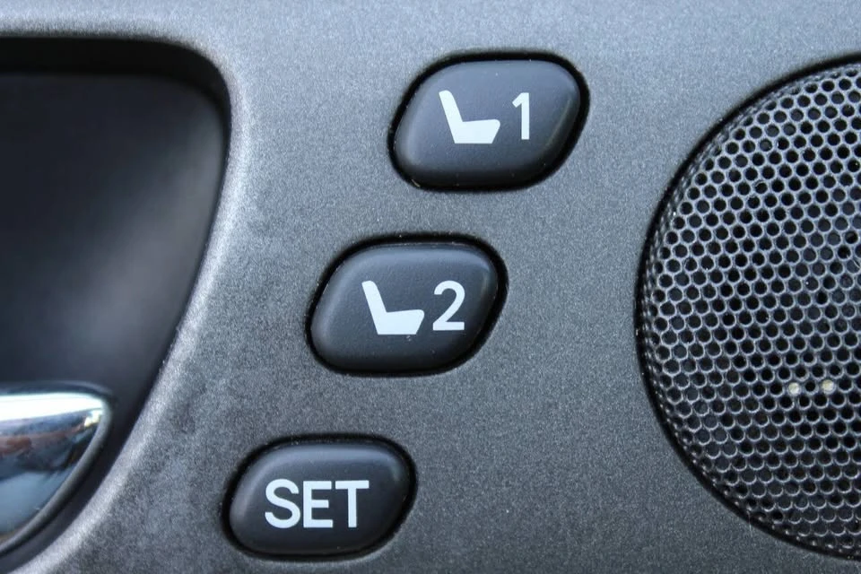2003 Lexus ES 4th Gen - Image 12 of 20