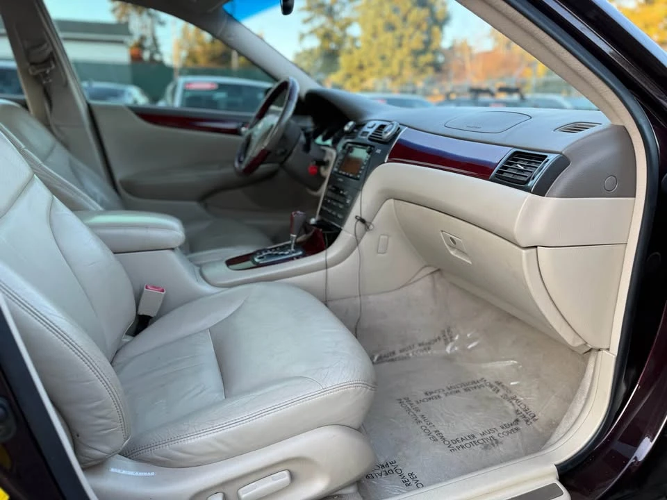 2003 Lexus ES 4th Gen - Image 14 of 18