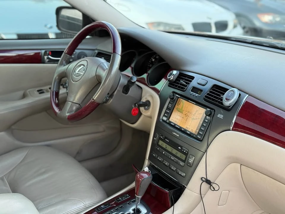 2003 Lexus ES 4th Gen - Image 16 of 18