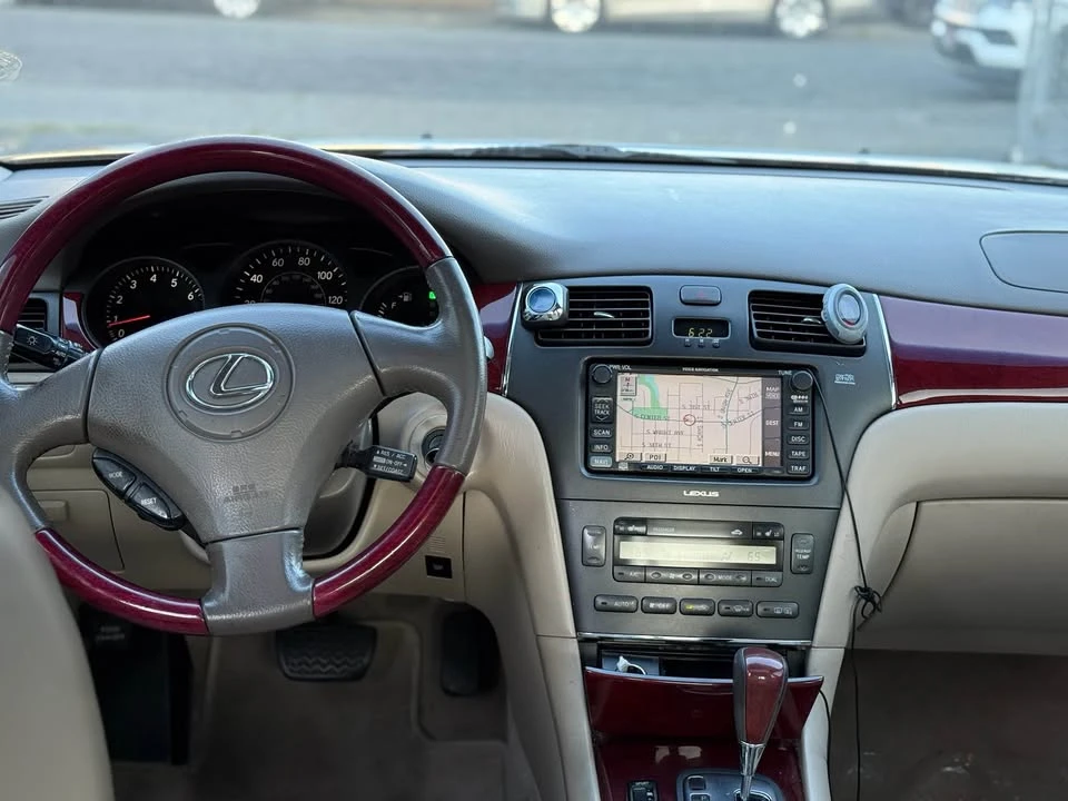 2003 Lexus ES 4th Gen - Image 13 of 18