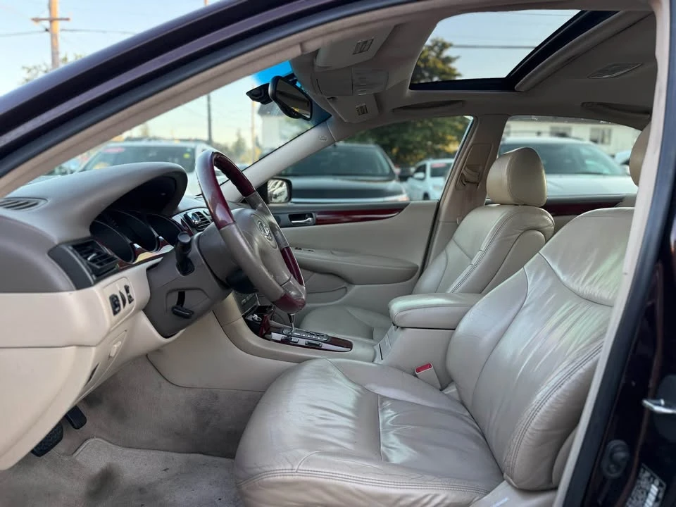 2003 Lexus ES 4th Gen - Image 9 of 18