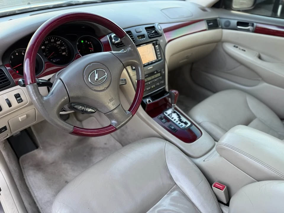 2003 Lexus ES 4th Gen - Image 10 of 18