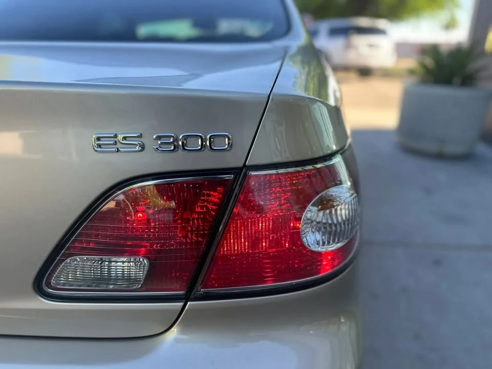 2003 Lexus ES 4th Gen - Image 7 of 18