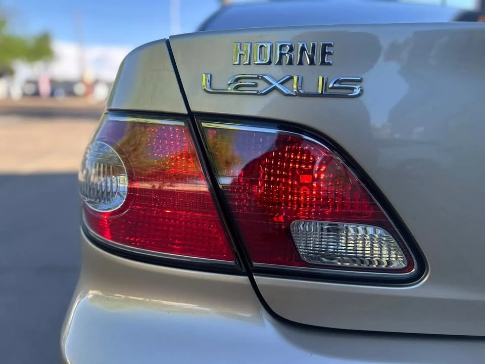 2003 Lexus ES 4th Gen - Image 8 of 18