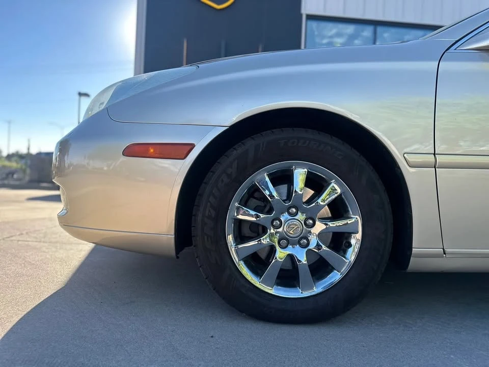 2003 Lexus ES 4th Gen - Image 11 of 20