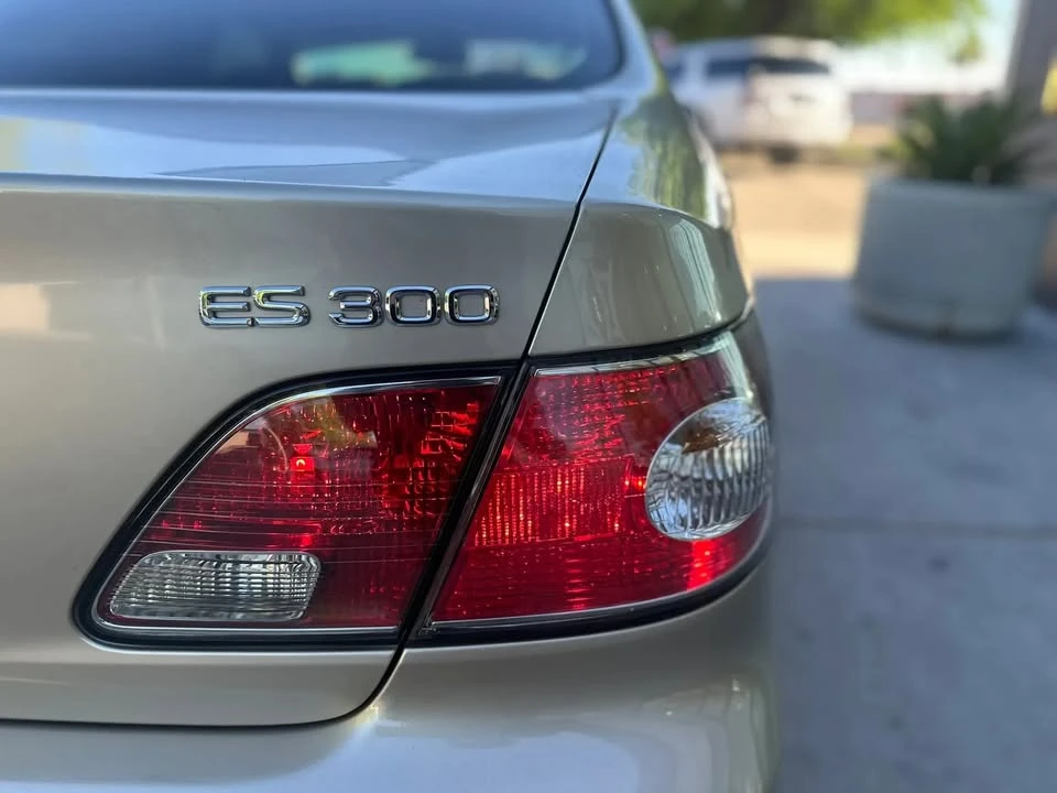 2003 Lexus ES 4th Gen - Image 8 of 20