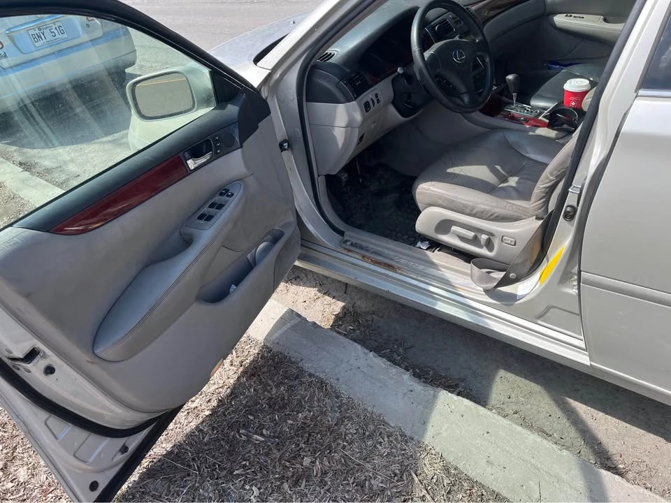2003 Lexus ES 4th Gen - Image 4 of 13