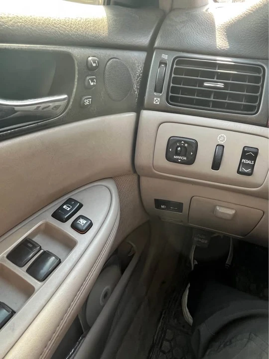 2003 Lexus ES 4th Gen - Image 9 of 13