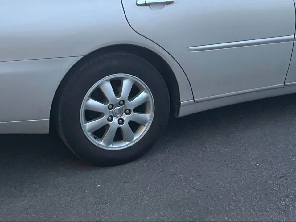 2003 Lexus ES 4th Gen - Image 11 of 13