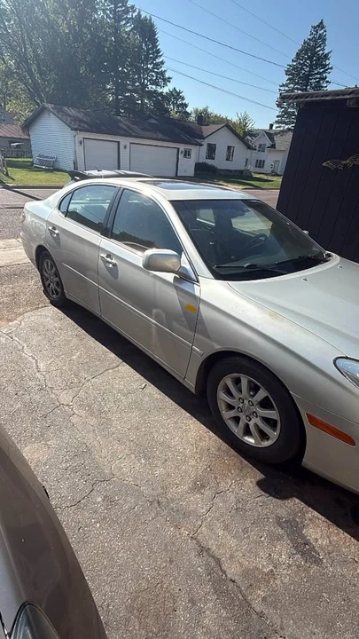 2003 Lexus ES 3rd Gen - Image 2 of 6