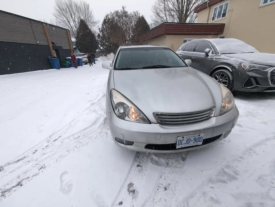 2003 Lexus ES 3rd Gen - Image 4 of 11