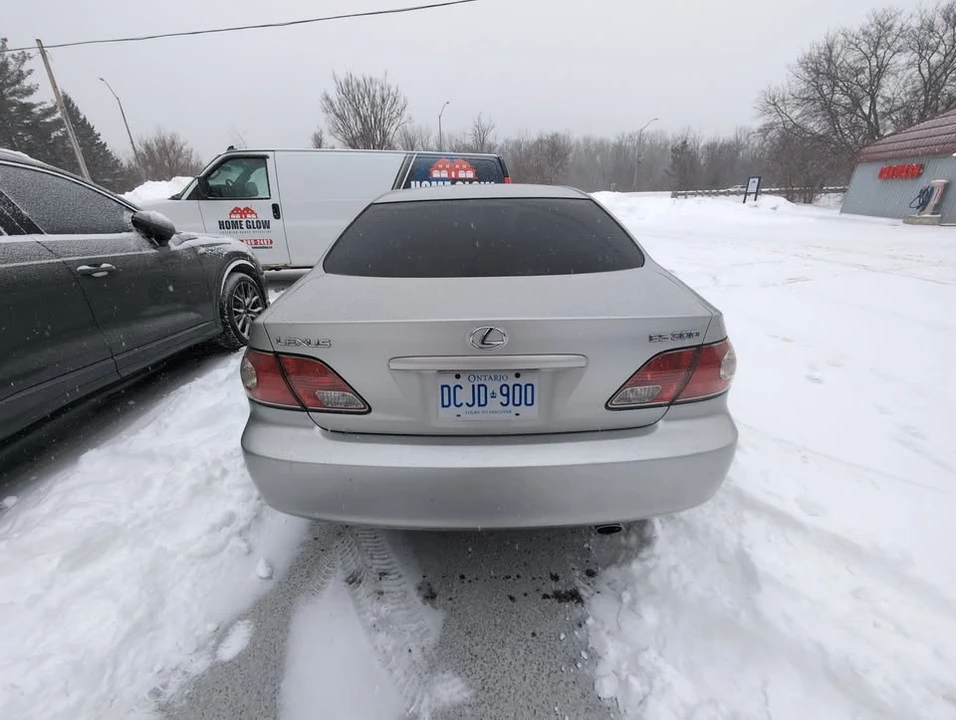 2003 Lexus ES 3rd Gen - Image 3 of 11