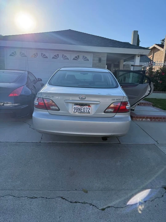2003 Lexus ES 4th Gen - Image 2 of 6