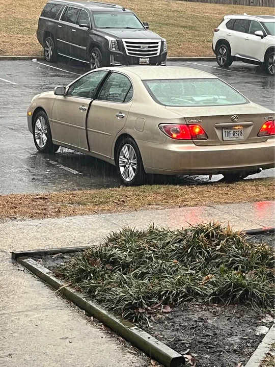 2003 Lexus ES 4th Gen - Image 2 of 2