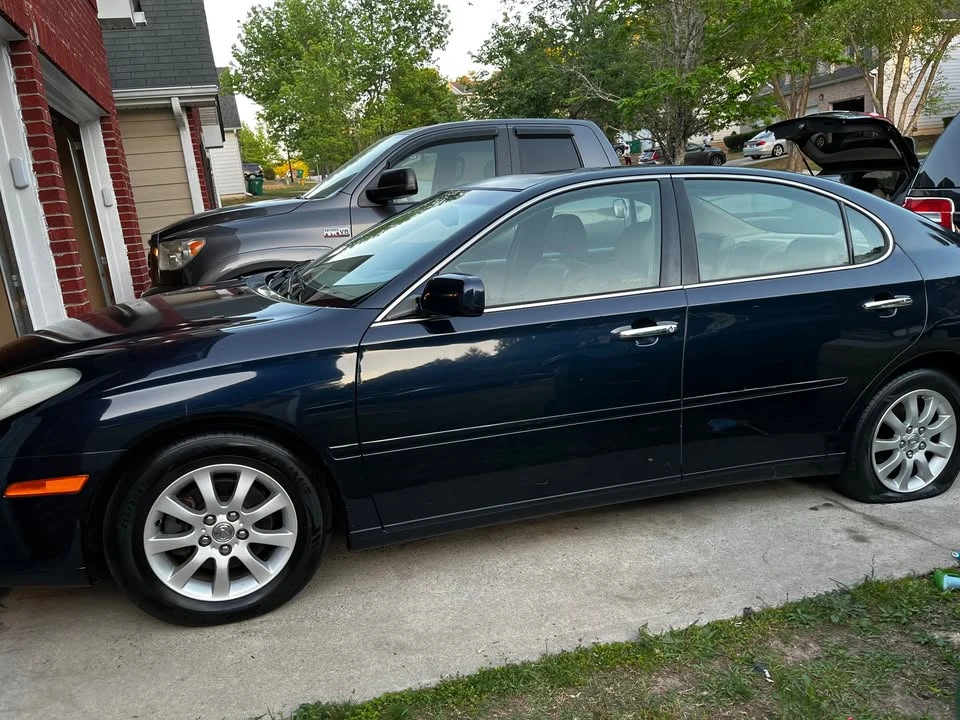 2003 Lexus ES 4th Gen - Image 2 of 15